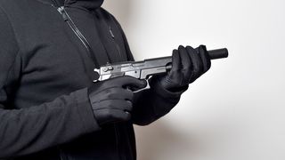 Cel puţin cinci persoane au fost &icirc;mpușcate mortal l&acirc;ngă Tel Aviv. Atacatorul ar fi deschis focul dintr-o maşină