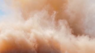 VIDEO - O masă de aer cald cu praf saharian ajunge &icirc;n Rom&acirc;nia. Ce zone vor fi afectate