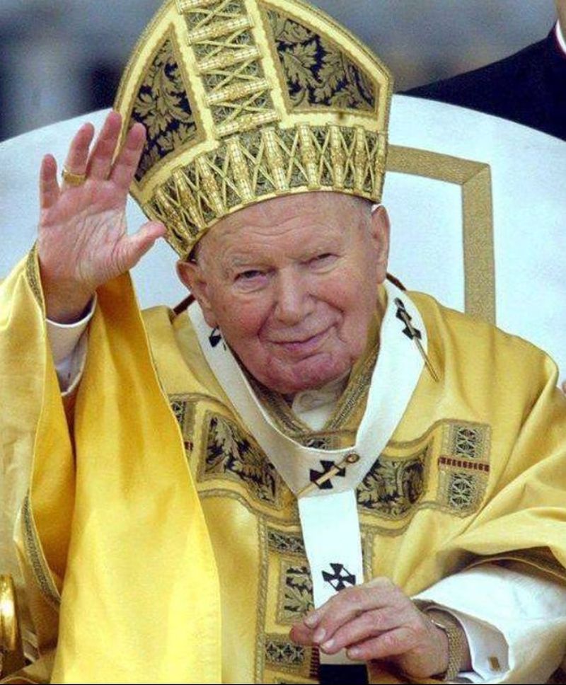 3 minuni săvârșite de Papa Ioan Paul al II-lea. Au trecut 17 ani de la moartea fostului Suveran Pontif