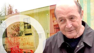 VIDEO - Gardul vilei de protocol în care Traian Băsescu locuiește a fost vandalizat