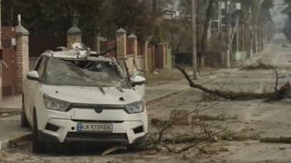 Rușii au făcut masacru la Irpin. Autoritățile condamnă soldații că au împuşcat femei şi au trecut cu tancul peste ele