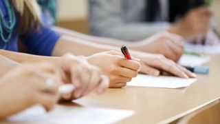 Barem Matematică simulare Evaluare Naţională 2022: Rezolvările şi subiectele, publicate pe EDU.ro