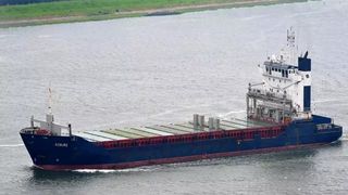 Navă comercială bombardată de armata rusă lângă Mariupol