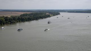 Militarii români, chemați să neutralizeze proiectil exploziv lansat către Delta Dunării