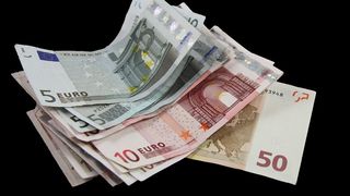 Curs valutar BNR azi, 6 aprilie 2022. Evoluția euro