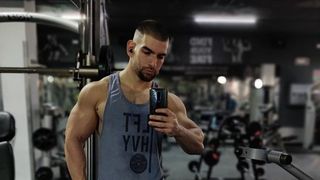 Cu ce se ocupă Cătălin Comăniță de la emisiunea Casa Iubirii? Muncește de la v&acirc;rsta de 16 ani și se m&acirc;ndrește cu asta