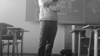 Două minore de 13 ani au fost agresate sexual de profesorul de matematică