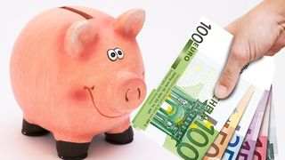 Curs valutar BNR azi, 11 aprilie 2022. Ce se &icirc;nt&acirc;mplă cu moneda euro?