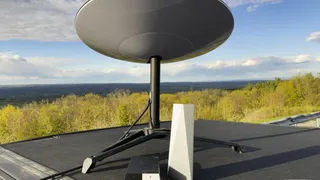 C&acirc;t te costă să ai Starlink la tine acasă. Internetul lui Elon Musk este disponibil și &icirc;n Romania