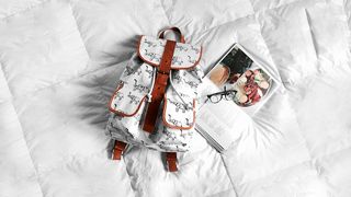 VIDEO - Experiment: c&acirc;t c&acirc;ntărește ghiozdanul unui copil