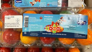 Anchetatorii ANPC au descoperit în magazine ouă sparte, murdare de excremente şi expirate