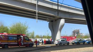 Un bărbat a decedat după ce a căzut de pe balustrada unui pasaj din București