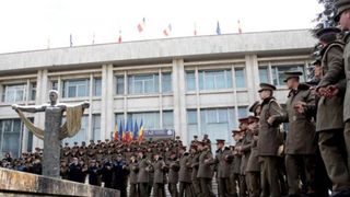 Descoperire șocantă la Academia Forțelor Terestre din Sibiu. Un student din anul II a ascuns droguri &icirc;n dulap