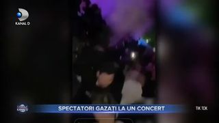 Spectatori gazați la un concert
