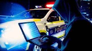 Polițiștii efectuează percheziții în două județe, într-un dosar de înşelăciune. Indivizii vindeau fictiv mașini pe internet