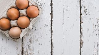 VIDEO | Pregătiri pentru Paște. Oamenii au stat la cozi pentru a cumpăra ouă