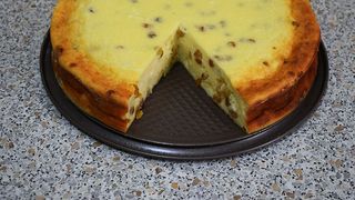 pască cu brânză dulce și stafide