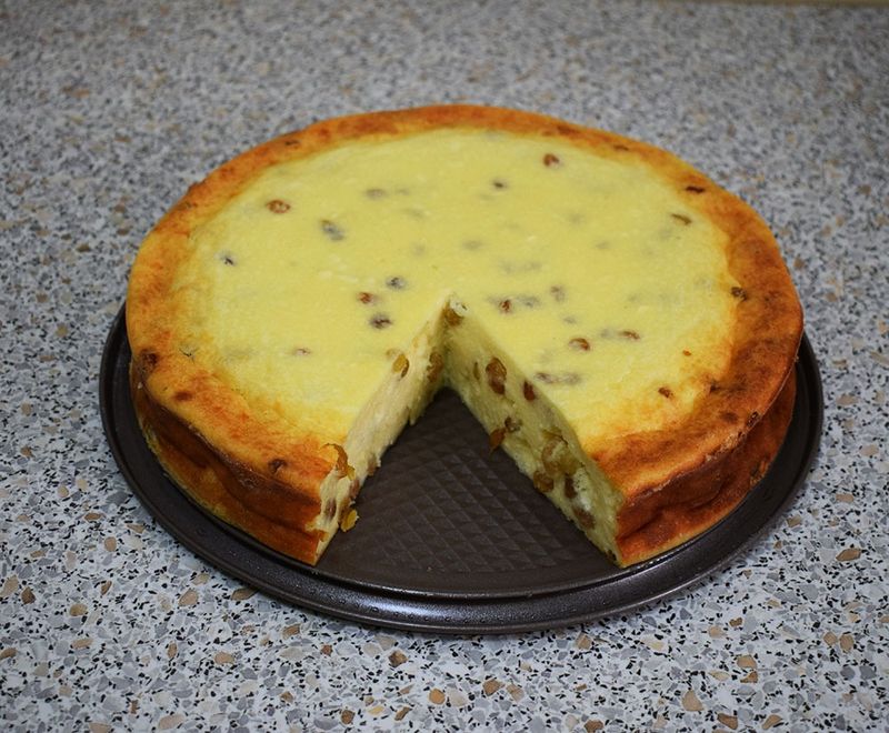 pască cu brânză dulce și stafide