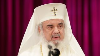 Patriarhul Daniel: Sărbătoarea Sfintelor Paşti ne îndeamnă pe toţi creştinii să împărtăşim celor din jurul nostru bucuria şi pacea lui Hristos 