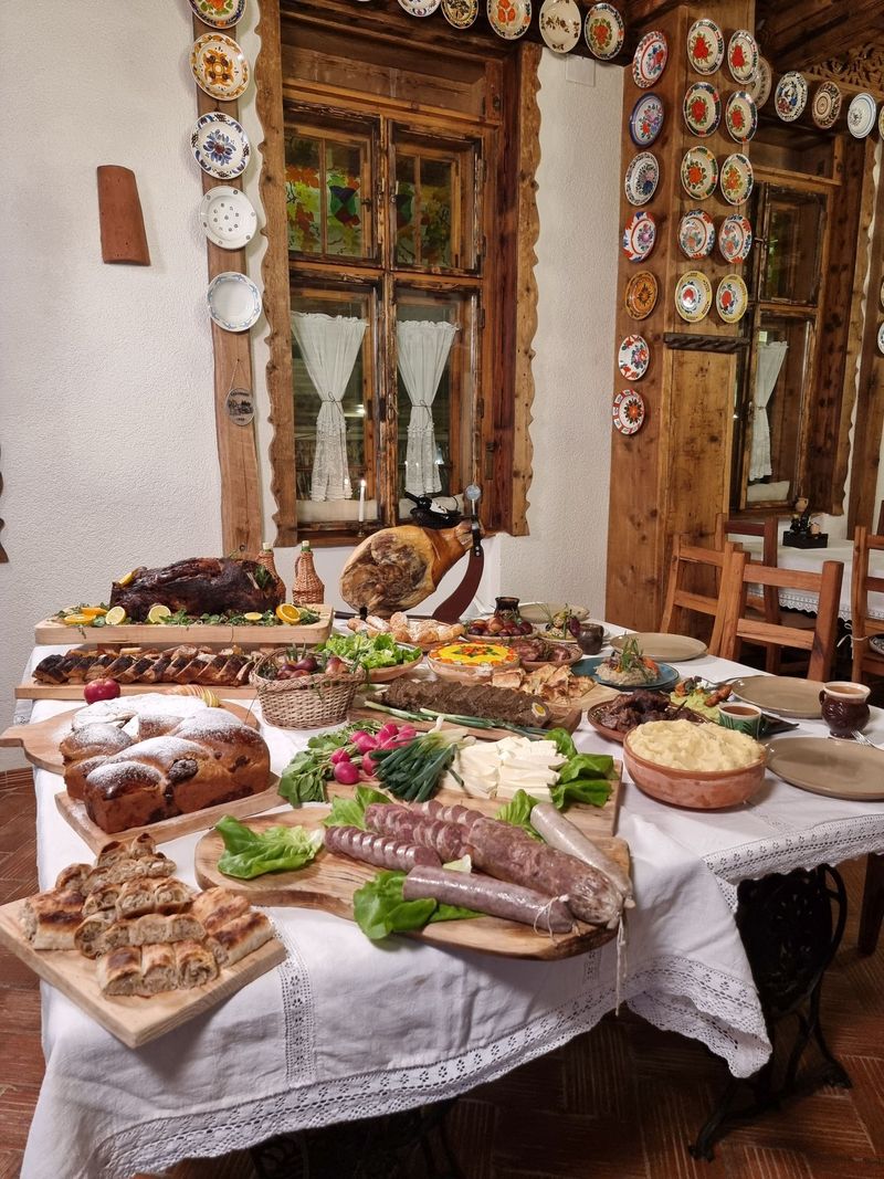 Sâmbătă, de la ora 15:00, în ”ROventura”, ediție de Sărbătoare: Periplu unic, de Paşte, la porțile Ineului