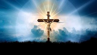 Tradiții și superstiții în Sâmbăta Mare. Ce trebuie să facă credincioșii în seara de Înviere după ce iau lumină?