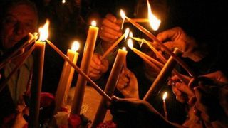 C&acirc;nd ajunge Lumina Sf&acirc;ntă &icirc;n Rom&acirc;nia?