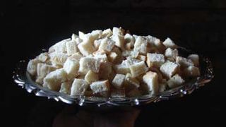 păști/ pască/anafură Biserică, Noaptea de Înviere