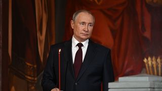 Vladimir Putin, la slujba de Paște, după ce a refuzat un armistițiu: „Această mare sărbătoare trezește în oameni cele mai luminoase sentimente”