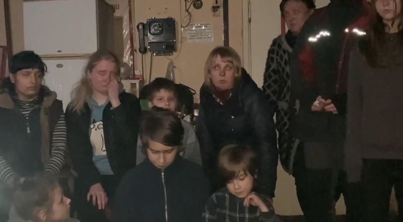 Imagini cutremurătoare cu ucrainenii din buncărele oțelăriei Azovstal: "Ajutaţi-ne! Nu mai e niciun loc unde să se poată trăi. Totul e bombardat!"