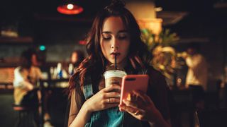 atac cibernetic sms primit de rom&acirc;ni