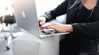 Videochat-ul este domeniul de activitate care oferă independența financiară pe care multe persoane o visează