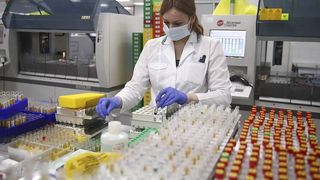 Primul caz de gripă aviară H3N8 la om, depistat în China