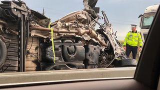 Grav accident rutier pe DN5. Un autotren încărcat cu ulei comestibil s-a răsturnat