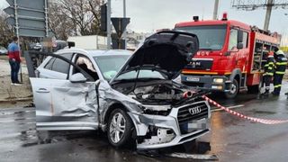 Doi răniți într-un accident cu patru mașini pe DN13