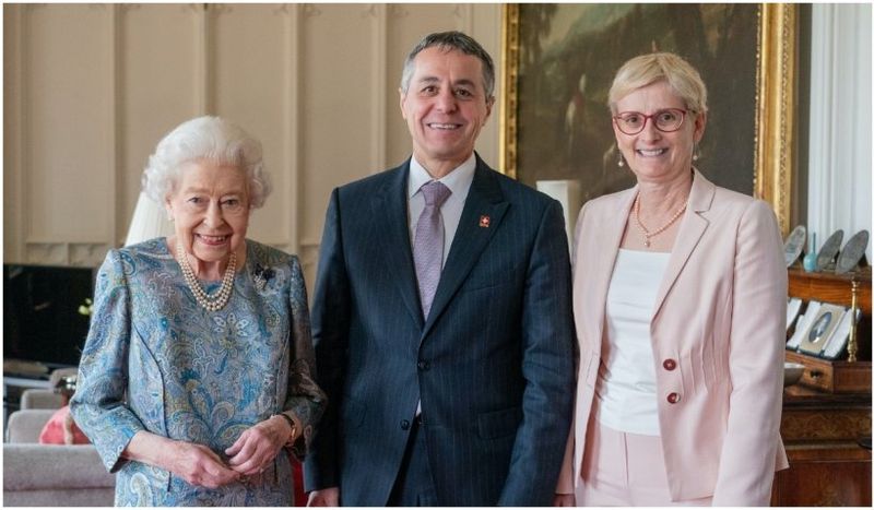 Regina Elisabeta a II-a, apariție remarcabilă. Monarhul britanic s-a întâlnit cu președintele Elveției