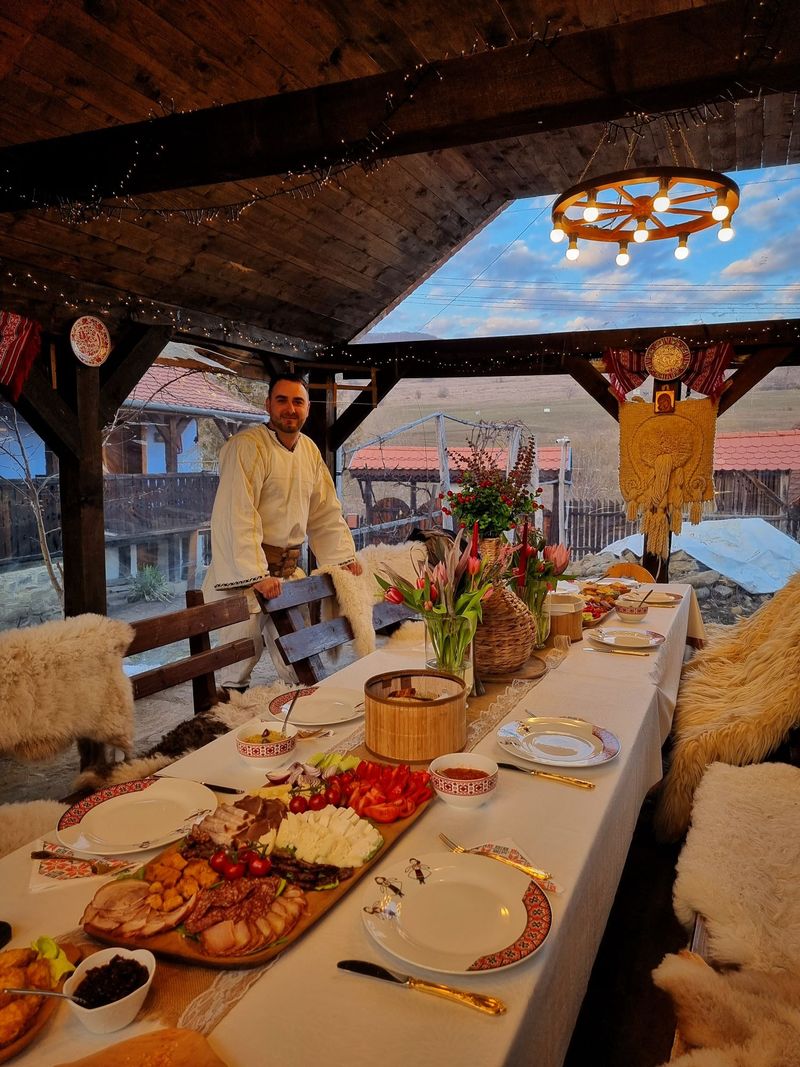 Sâmbăta aceasta, de la ora 15:00, în “ROventura”, La pas, în inima Transilvaniei