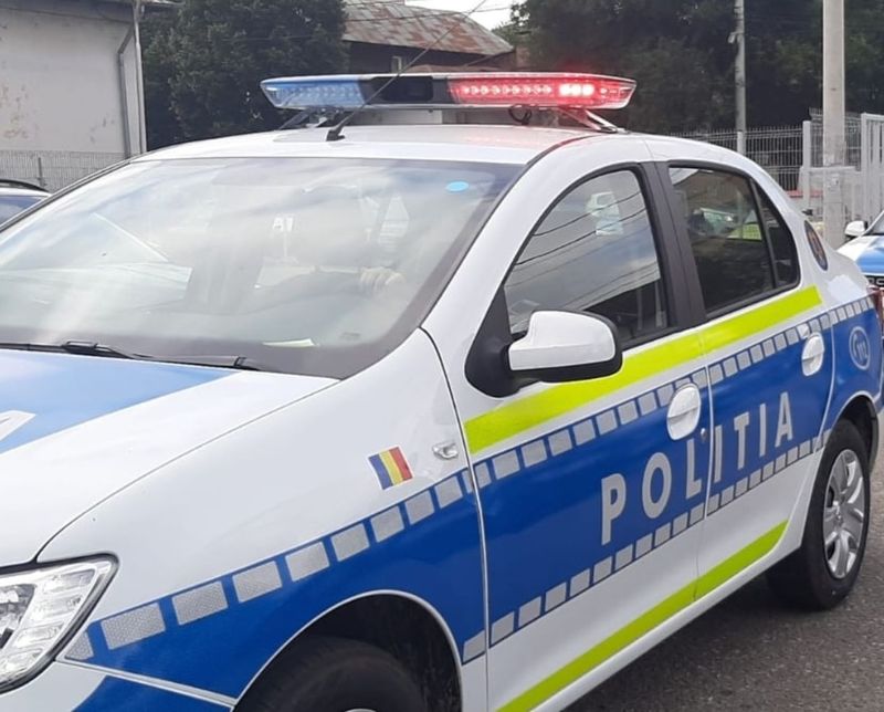 Un șofer aflat sub influența alcoolului a distrus peste 50 de mașini parcate, în Brașov