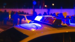 O fată de 15 ani a fost agresată și amenințată, de trei tineri, într-un parc din Cluj-Napoca