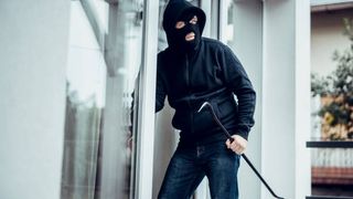 Un grup de refugiați din Ucraina a fost prins în flagrant când spărgeau un apartament din Capitală