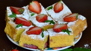 Prăjitură spornică cu căpşuni: Reţeta pe care trebuie să o încerci în această primăvară