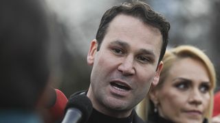 Robert Negoiţă este anchetat penal după moartea a doi muncitori pe şantierul de lângă Biblioteca Naţională