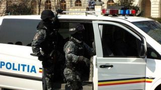  Șapte percheziții făcute de DNA, una la o instituție publică, într-un dosar de corupție 
