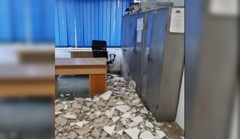 Incident dramatic la secția de poliție din Pucioasa. Tavanul s-a prăbușit în timpul nopții