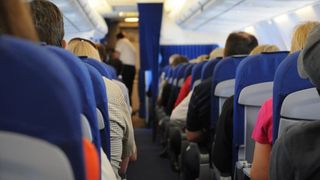 Un avion a fost oprit în Satu Mare, după ce unui pasager i s-au furat banii