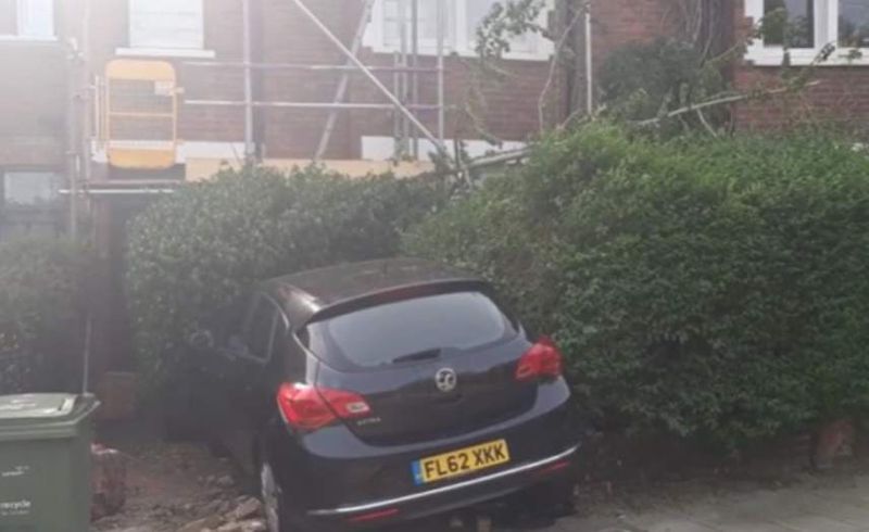 un bărbat a intrat cu mașina în casa lui boris johnson