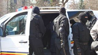 Șase persoane au fost reținute în urma unui conflict cu bâte 