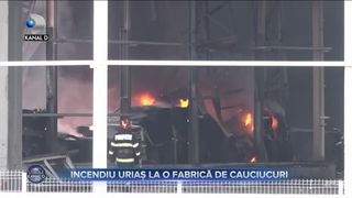 Incendiu uriaș la o fabrică de cauciucuri