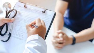 Amenzi pentru românii care nu merg la medicul de familie. Noile măsuri implementate