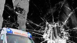 VIDEO - O adolescentă de 15 ani a fost bătută pe stradă de fostul iubit. Băiatul nu este la prima agresiune