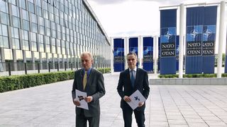 Zi istorică. Finlanda și Suedia depun oficial cererea de aderare la NATO